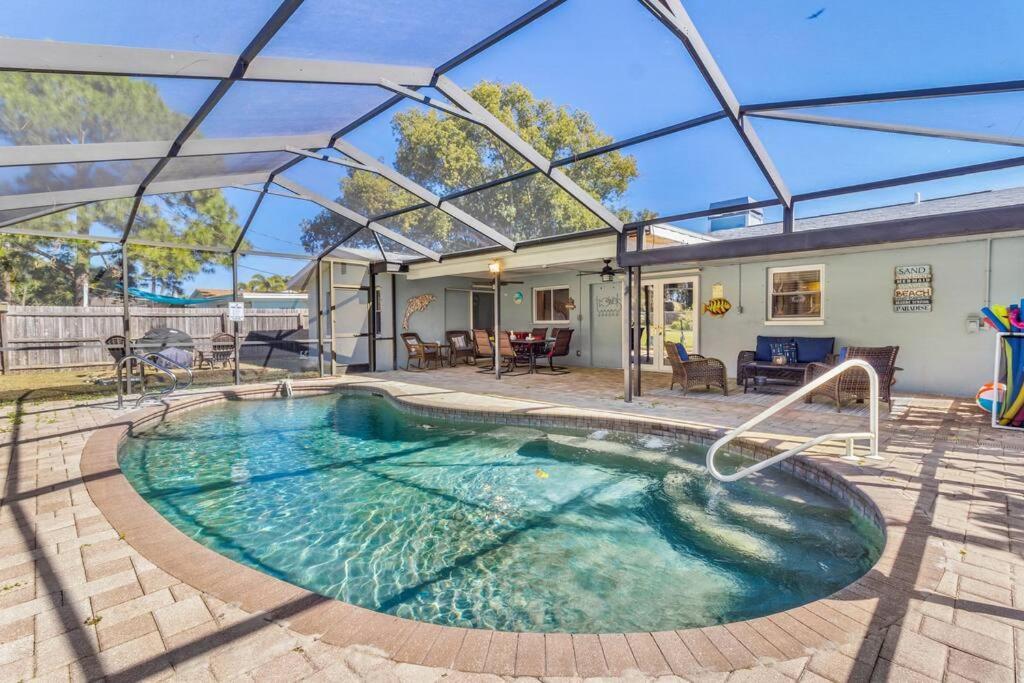 Perfect For Family Gatherings With A Heated Pool! - Clearwater'S Clear Choice ภายนอก รูปภาพ